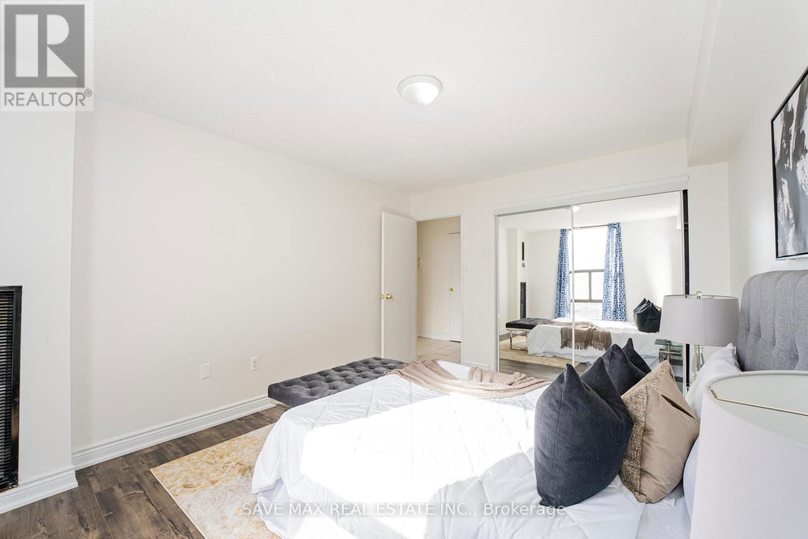 904 - 17 KNIGHTSBRIDGE ROAD Image 11