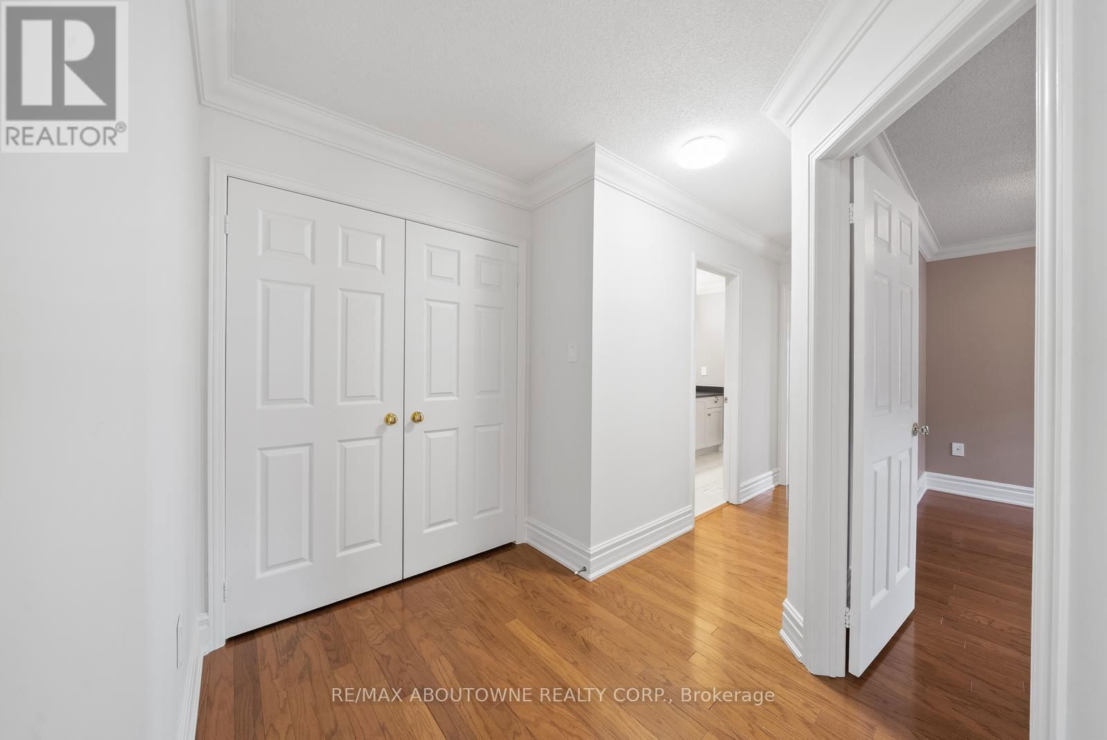 12 - 2165 COUNTRY CLUB DRIVE Image 32