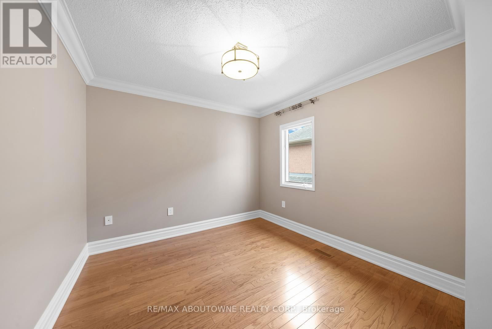 12 - 2165 COUNTRY CLUB DRIVE Image 34