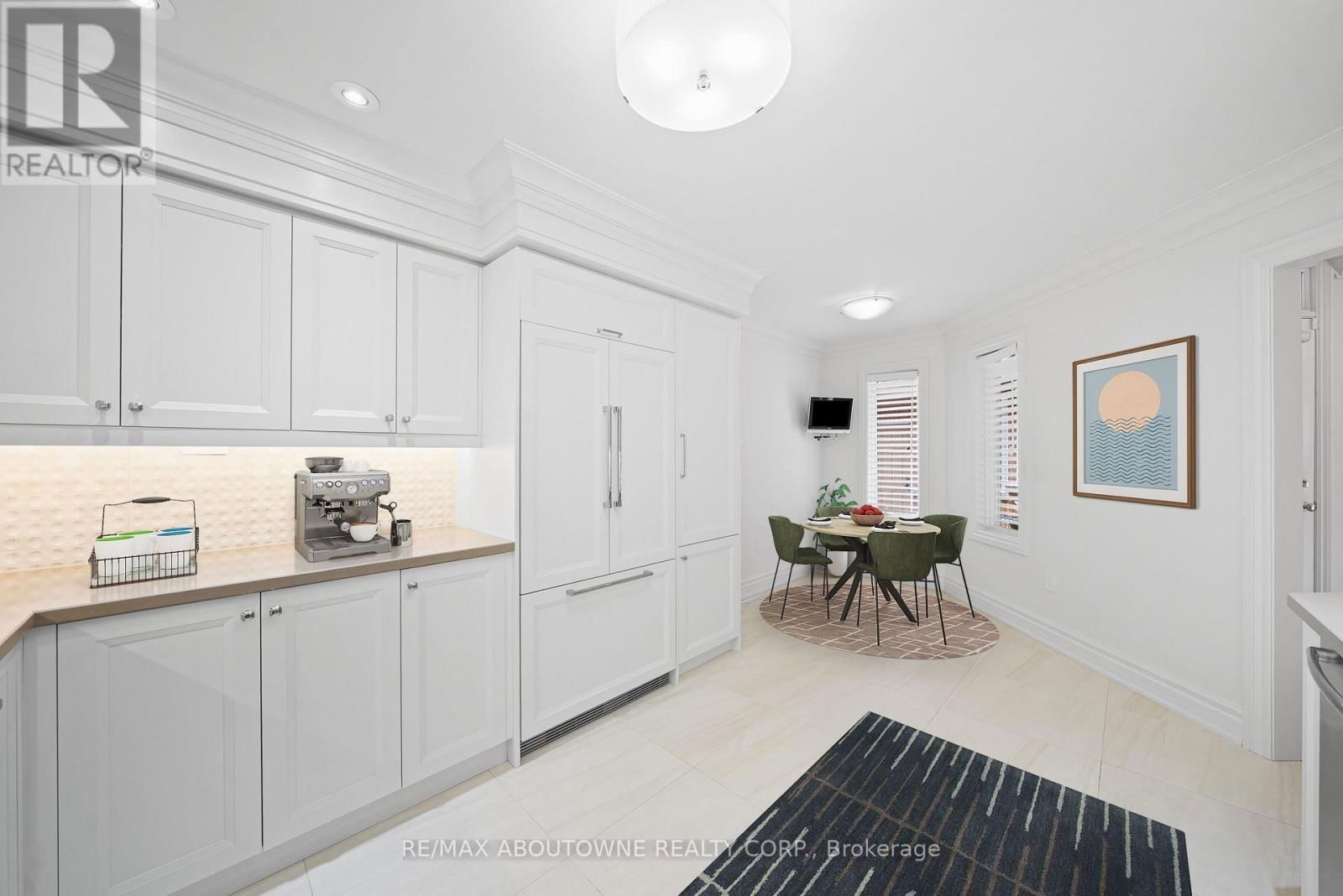 12 - 2165 COUNTRY CLUB DRIVE Image 9