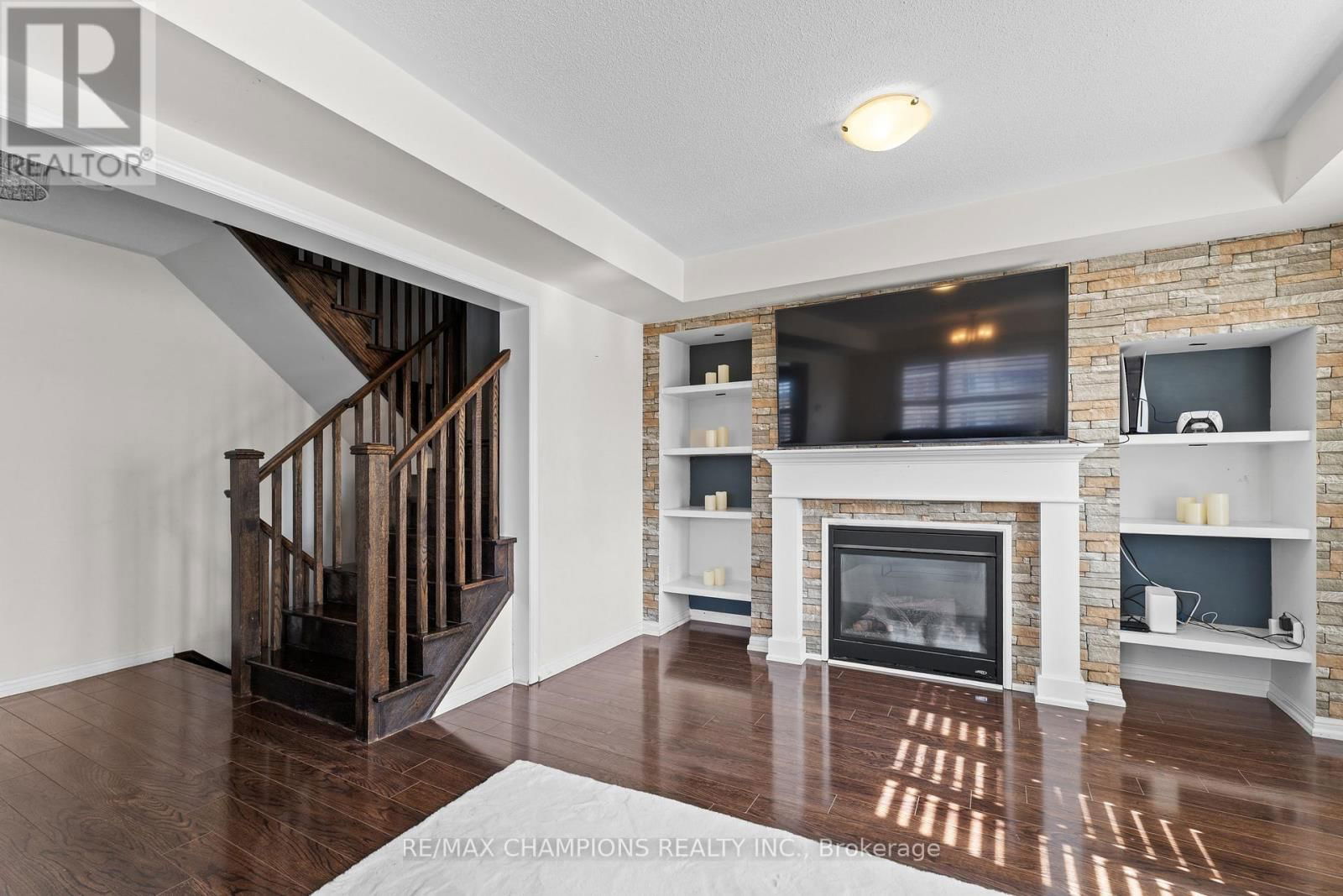 237 DRINKWATER ROAD Image 14