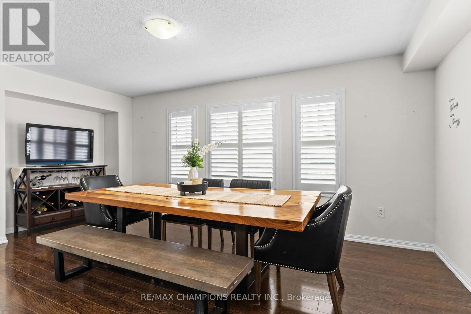 237 DRINKWATER ROAD Image 16