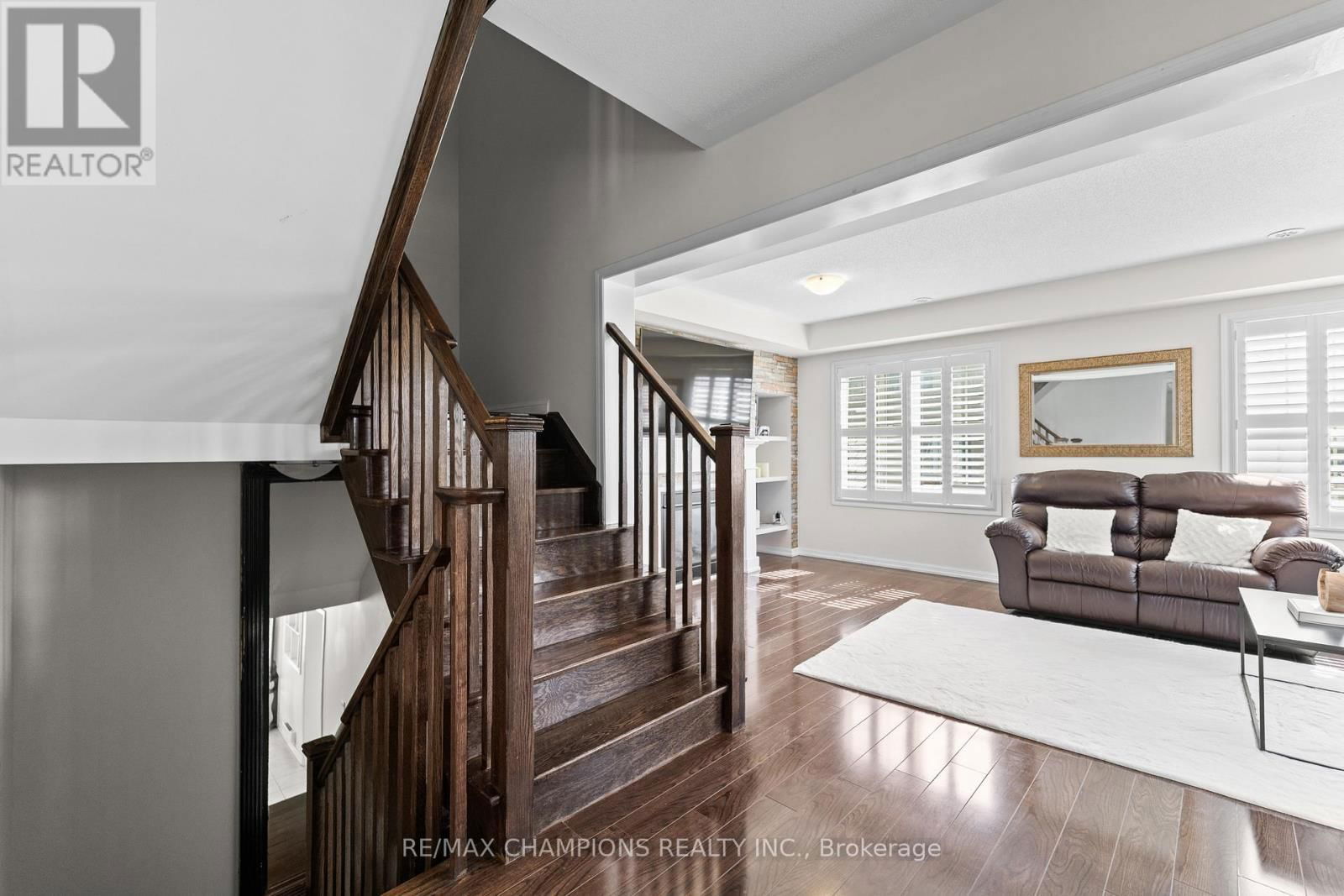 237 DRINKWATER ROAD Image 18