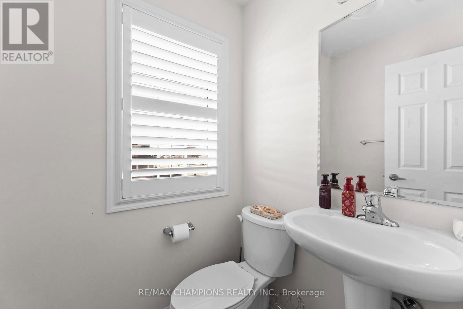 237 DRINKWATER ROAD Image 22
