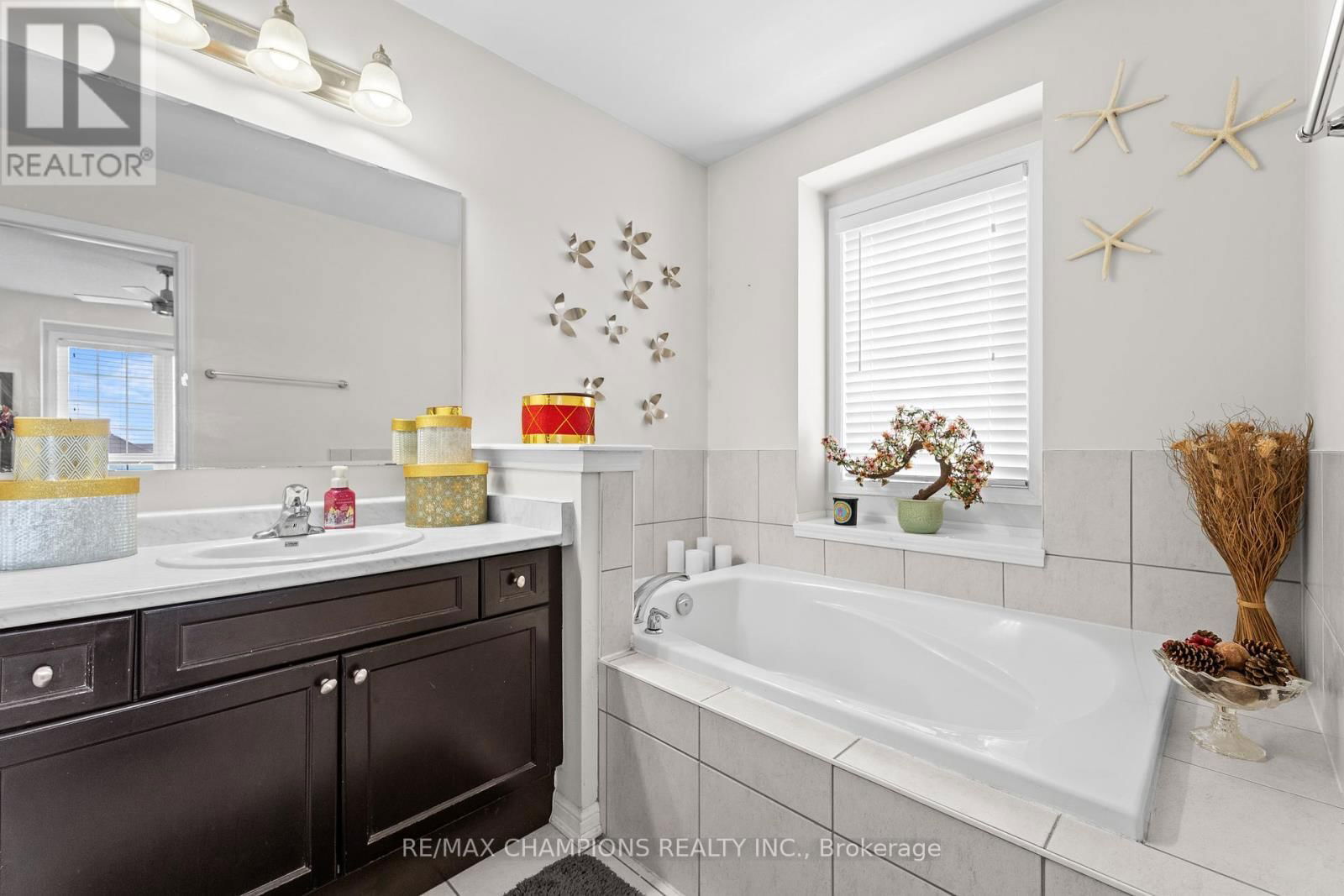 237 DRINKWATER ROAD Image 24