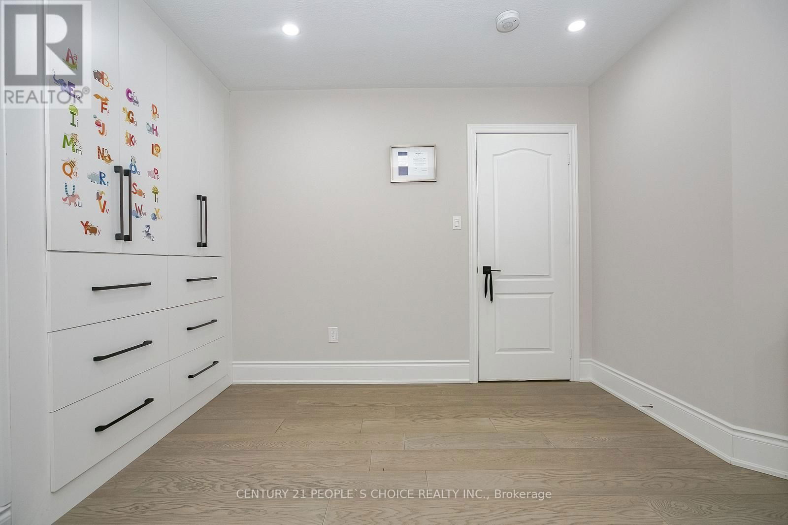 37 DEERGLEN DRIVE Image 26