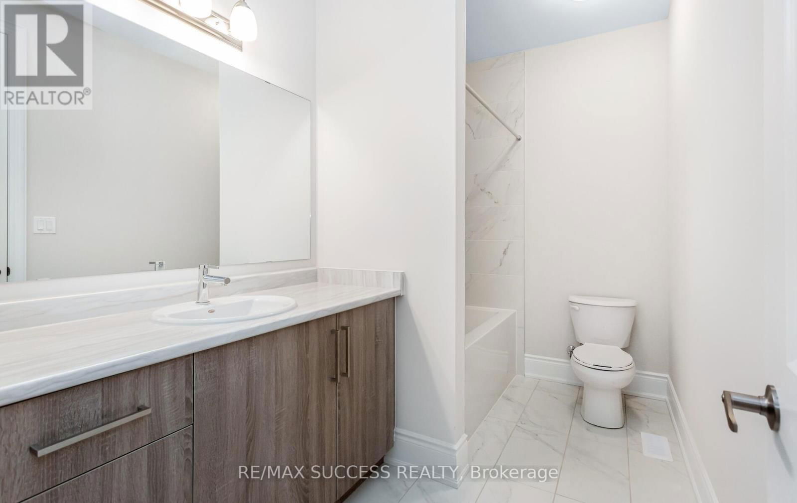 1323 PELICAN PASS PLACE NORTH Image 37