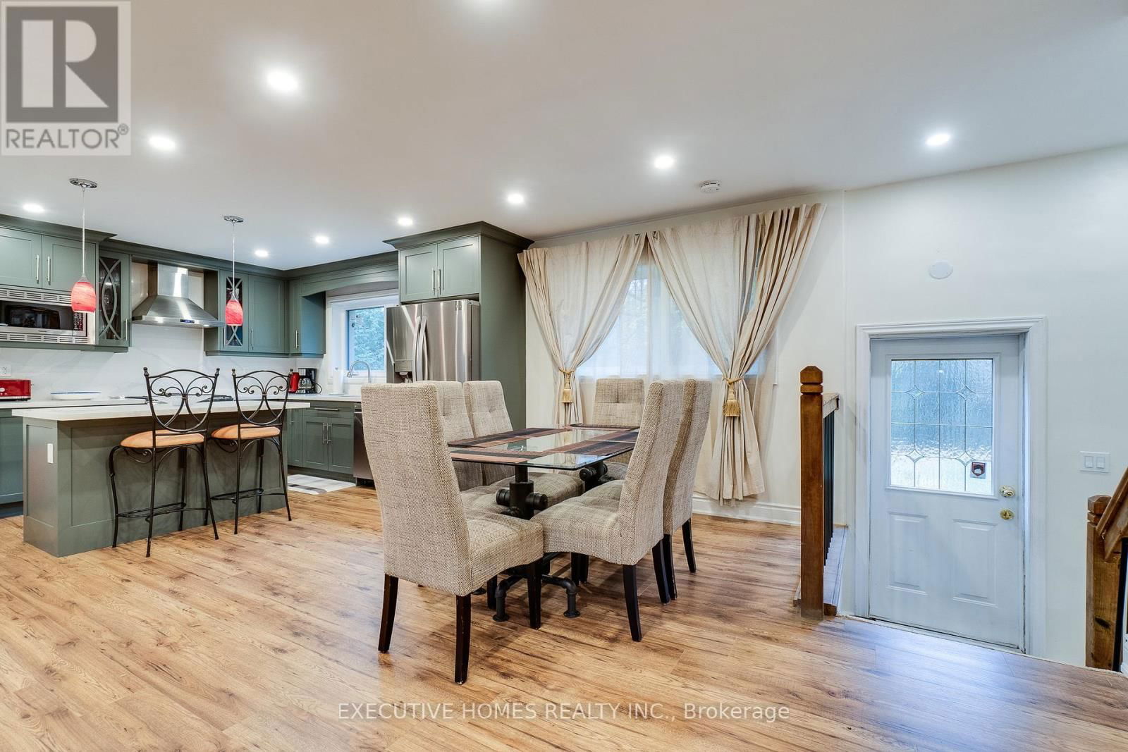 208 GLEN OAK DRIVE Image 13