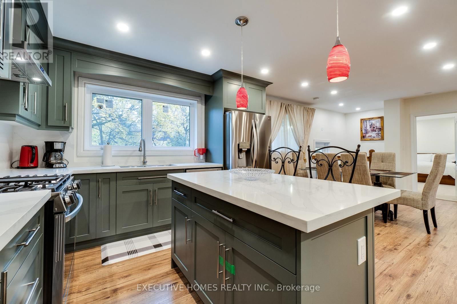 208 GLEN OAK DRIVE Image 17