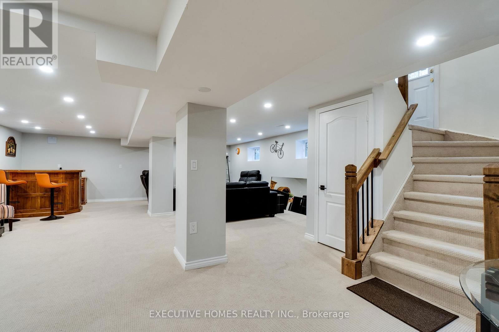 208 GLEN OAK DRIVE Image 29