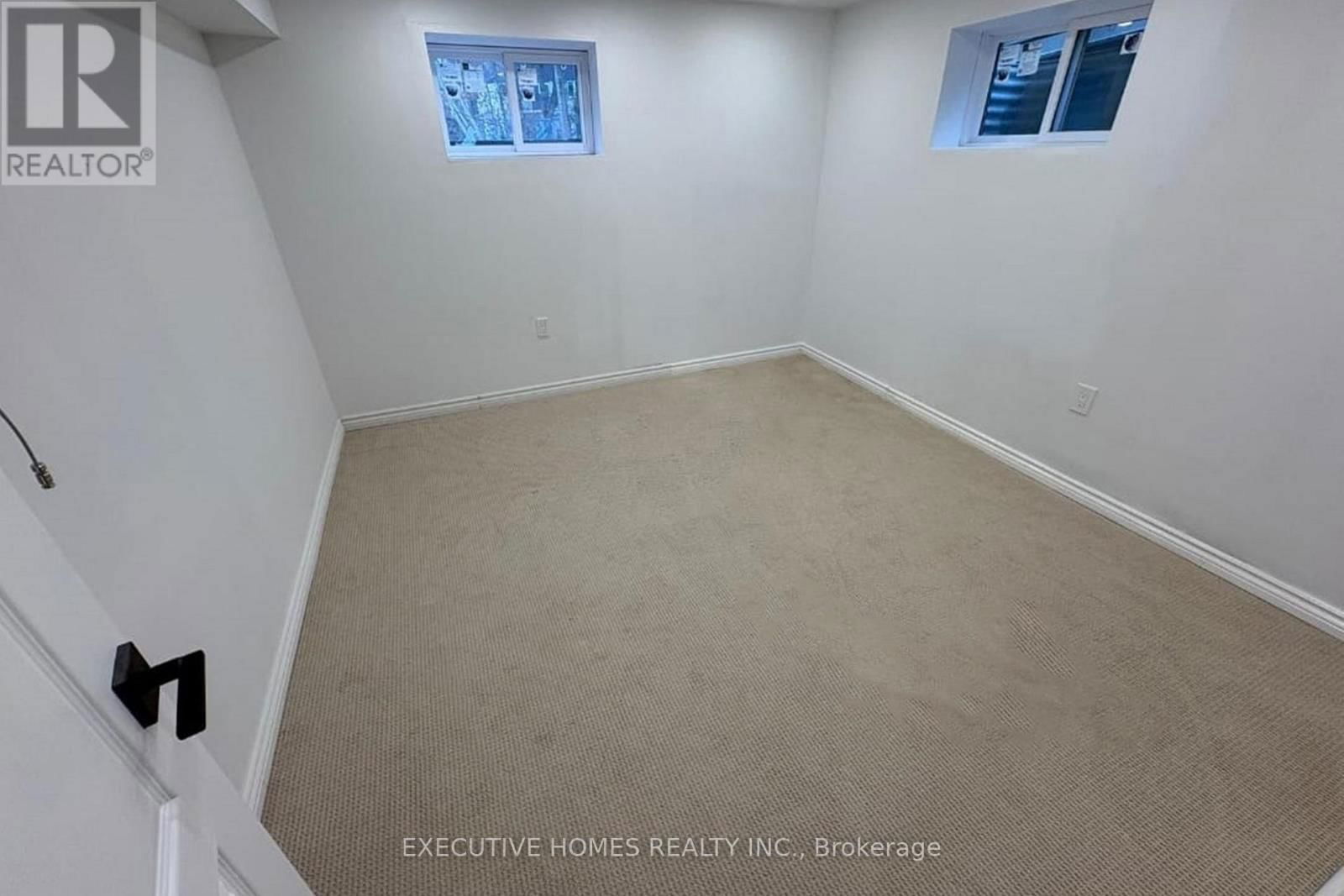 208 GLEN OAK DRIVE Image 37