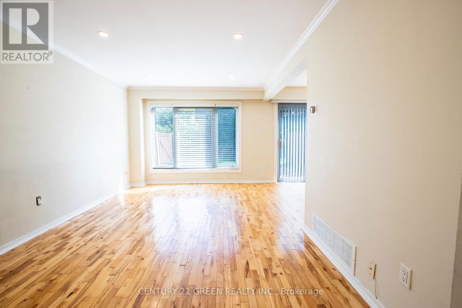 26 - 26 CARISBROOKE COURT Image 10
