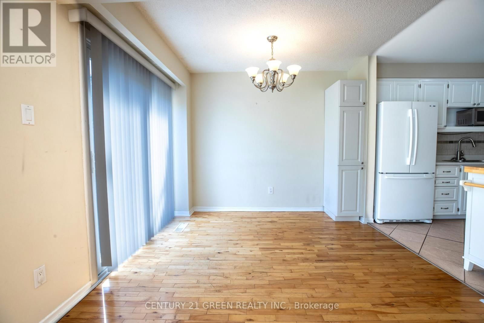 26 - 26 CARISBROOKE COURT Image 11
