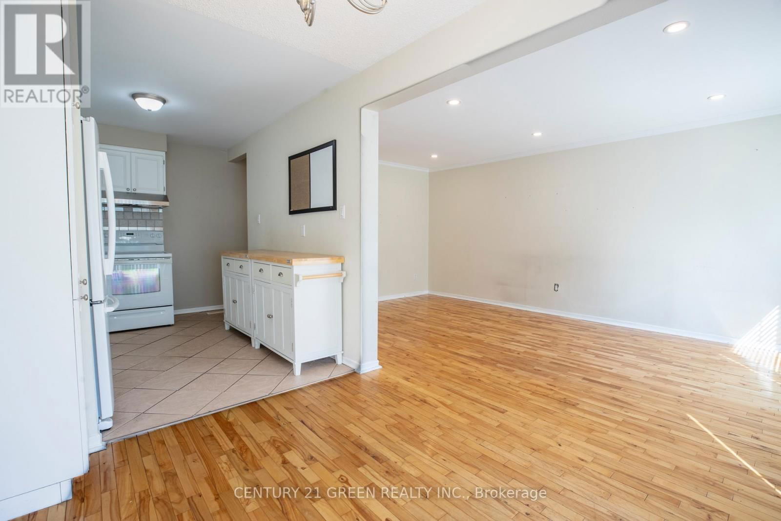 26 - 26 CARISBROOKE COURT Image 12