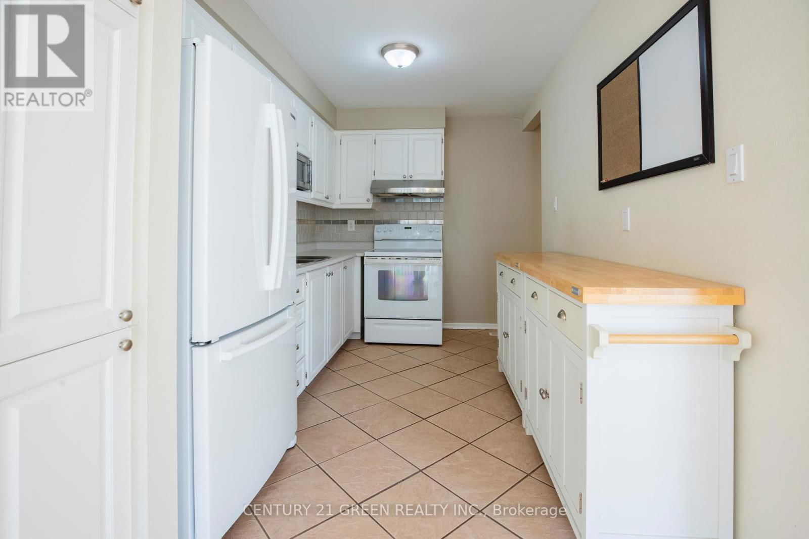 26 - 26 CARISBROOKE COURT Image 13