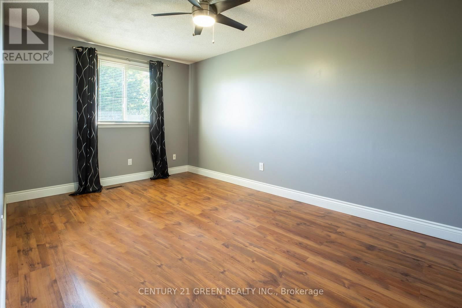 26 - 26 CARISBROOKE COURT Image 17