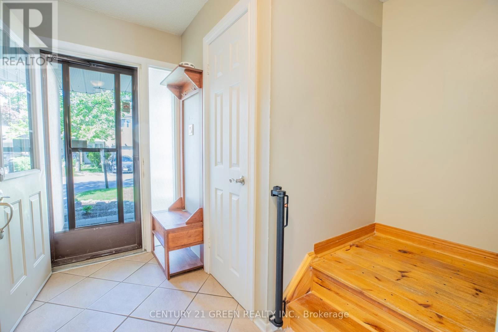 26 - 26 CARISBROOKE COURT Image 5