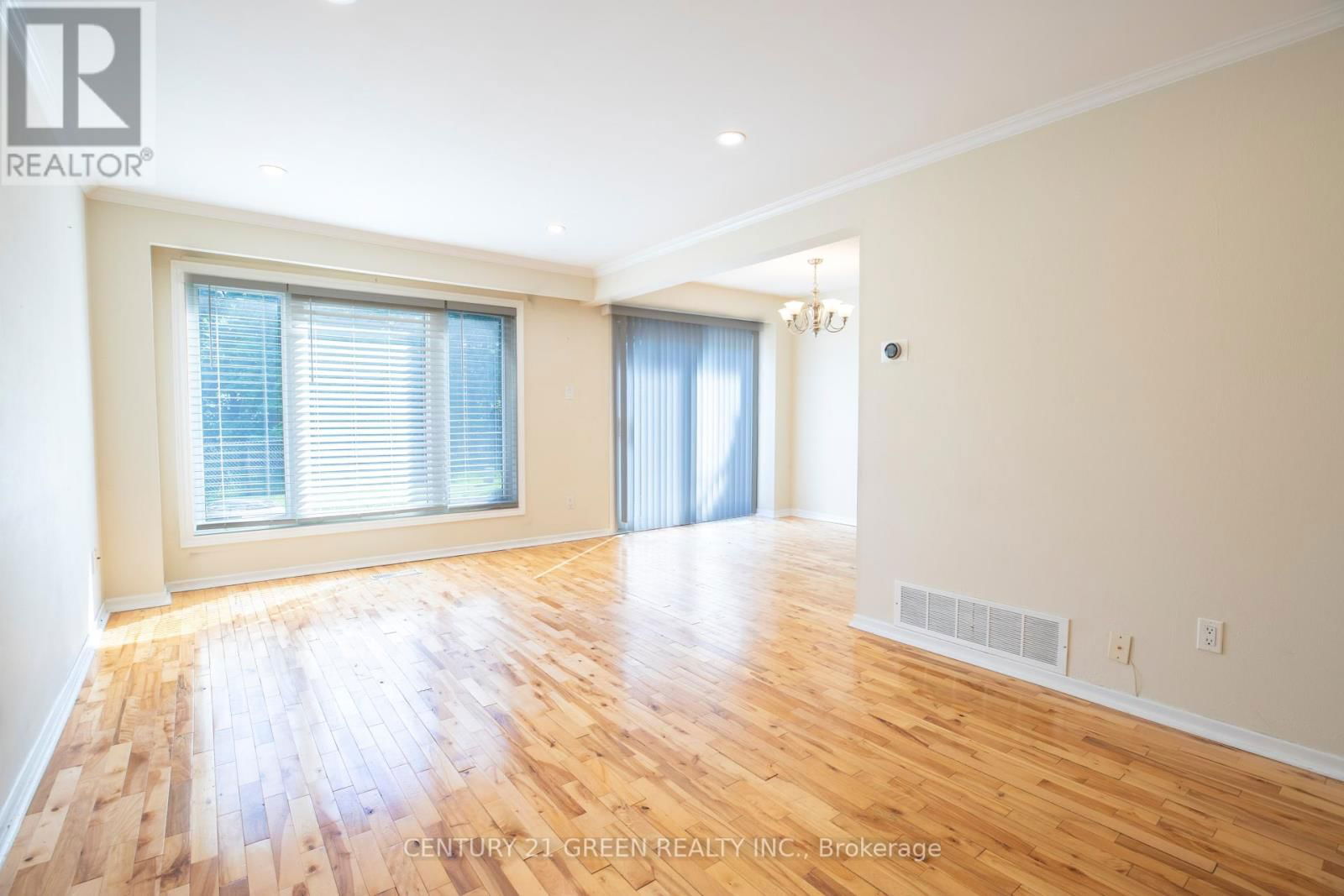 26 - 26 CARISBROOKE COURT Image 9