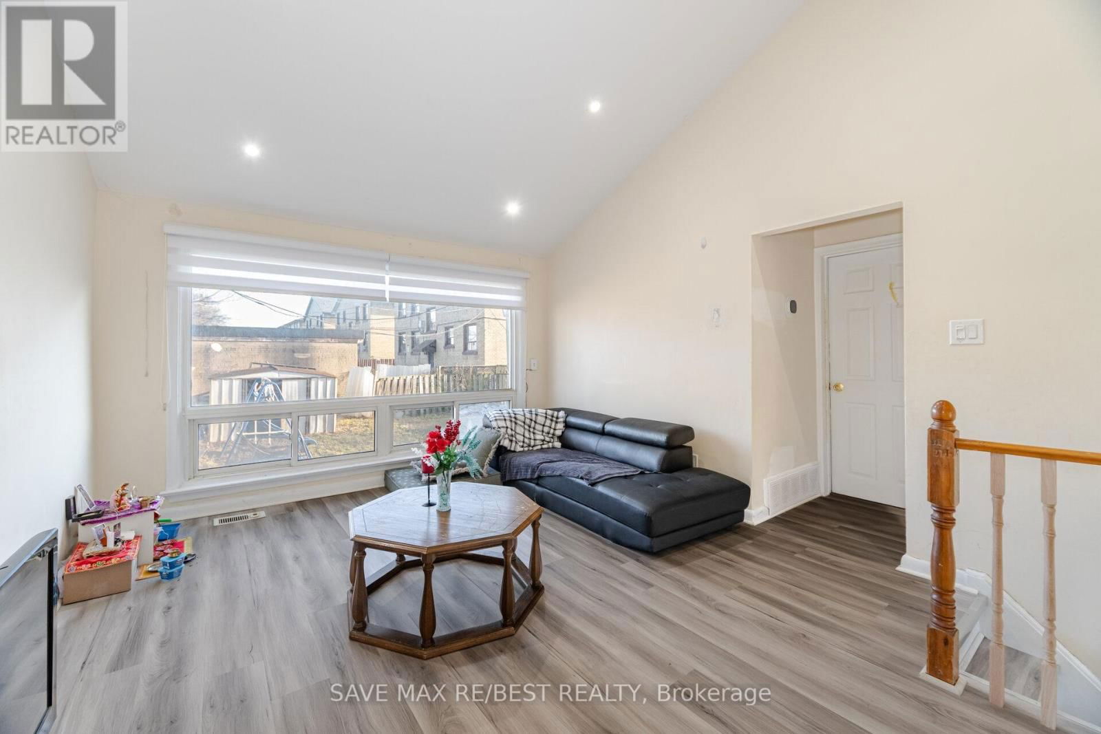 29 BROOKMERE ROAD Image 16