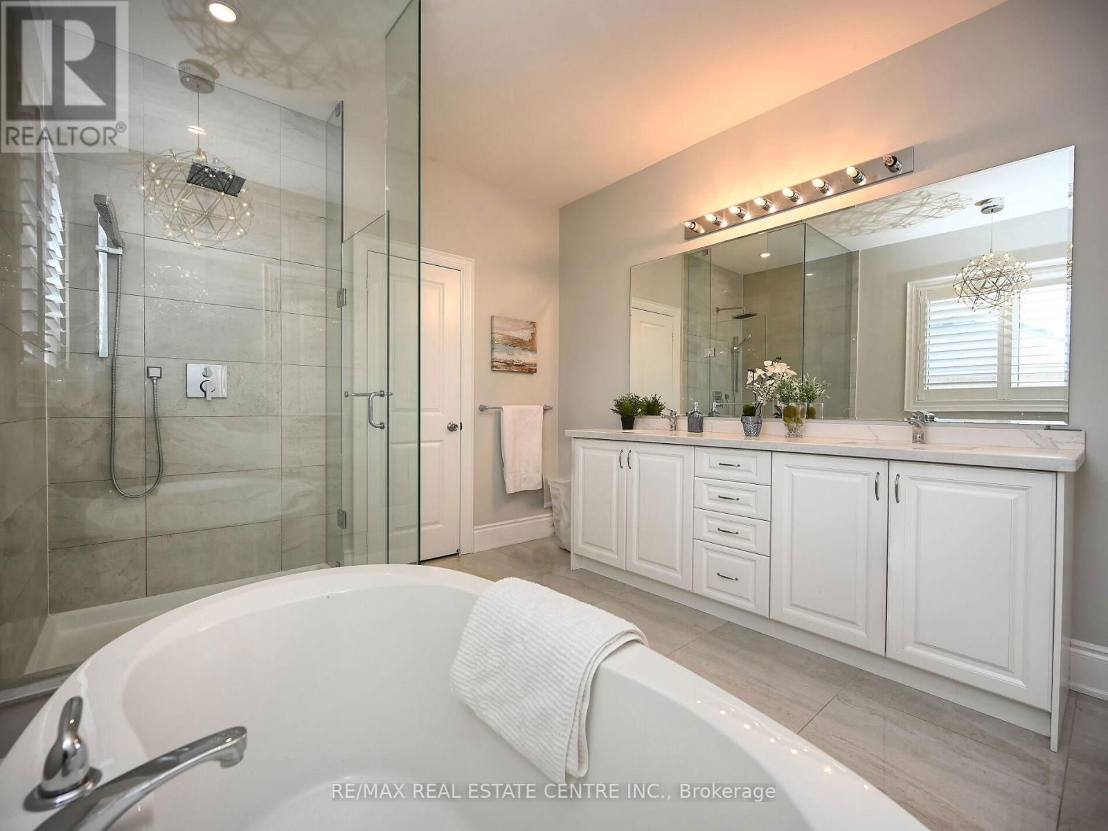 171 BELMORE COURT Image 24