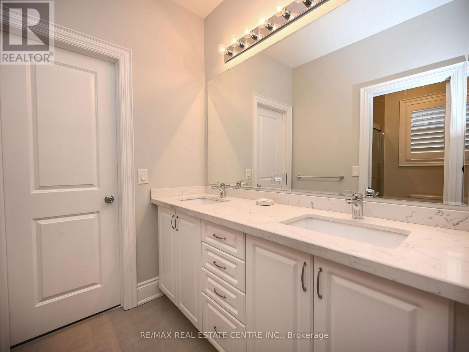 171 BELMORE COURT Image 33