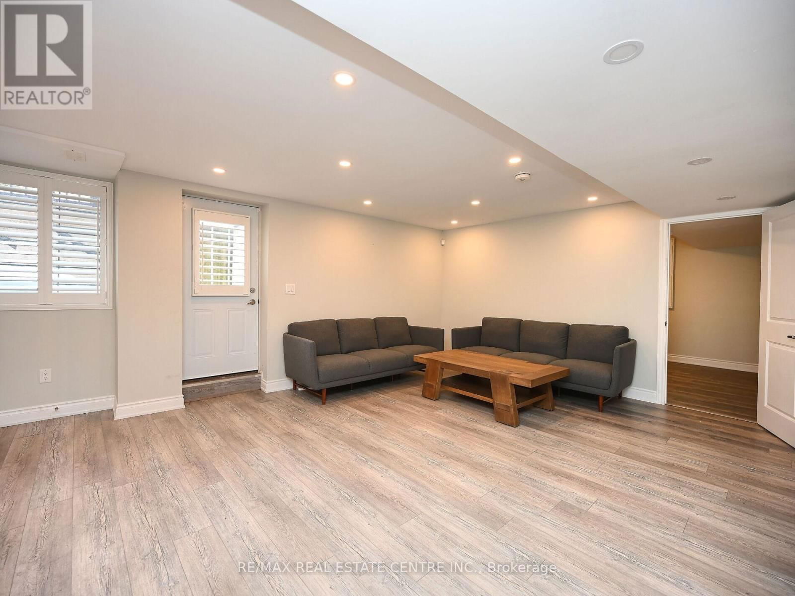 171 BELMORE COURT Image 37