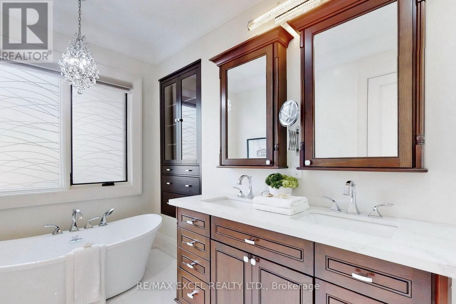 430 REYNOLDS STREET Image 24