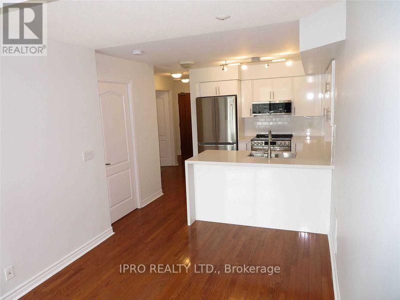 406 - 33 ELM DRIVE Image 15