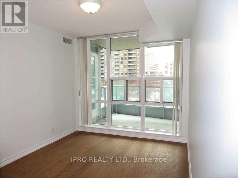 406 - 33 ELM DRIVE Image 22