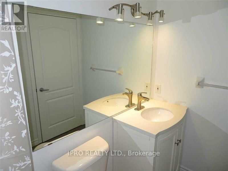 406 - 33 ELM DRIVE Image 26
