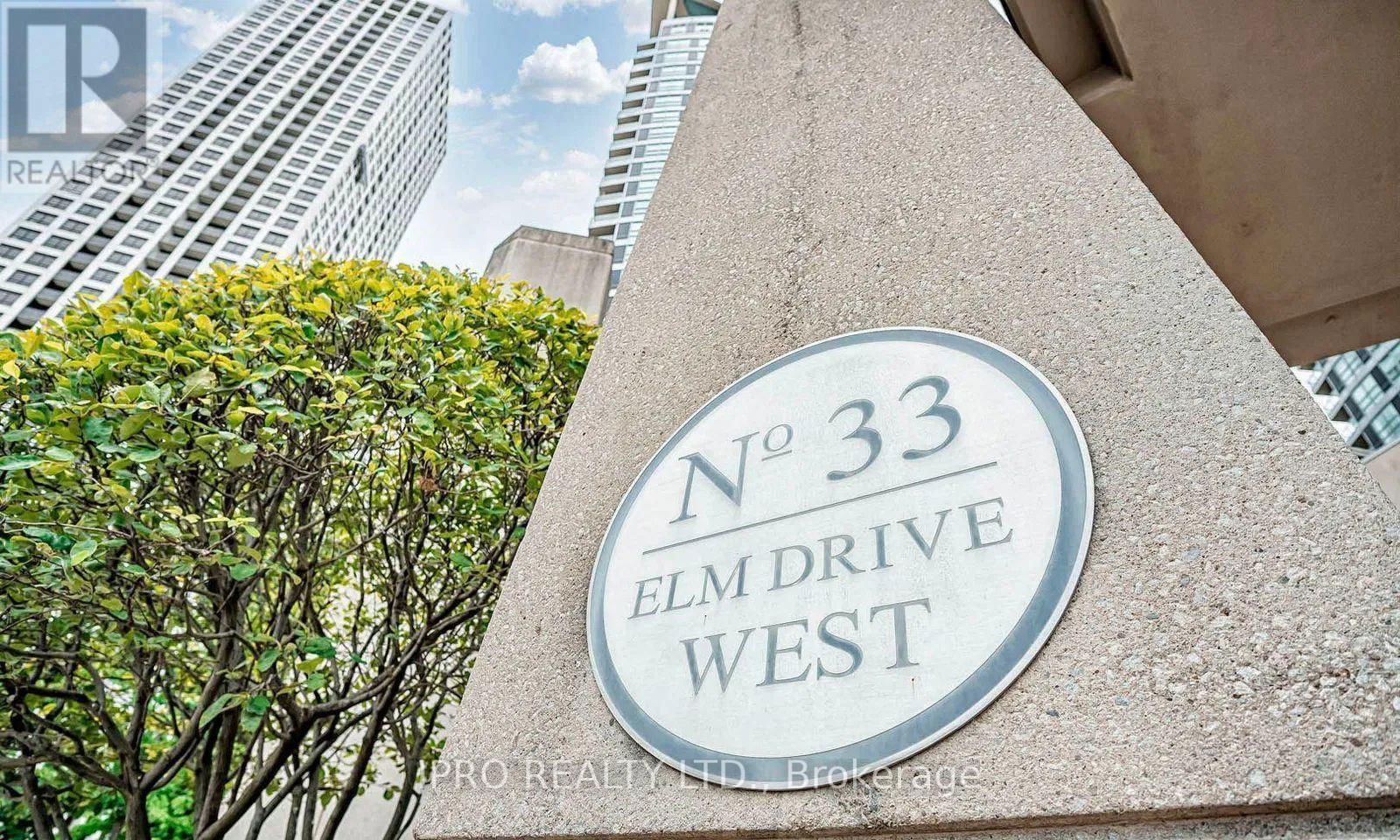 406 - 33 ELM DRIVE Image 3