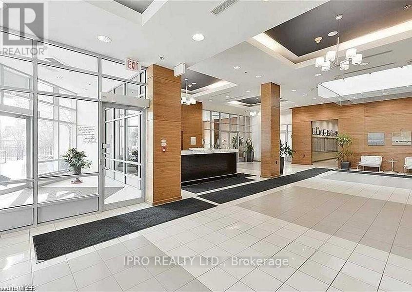 406 - 33 ELM DRIVE Image 4