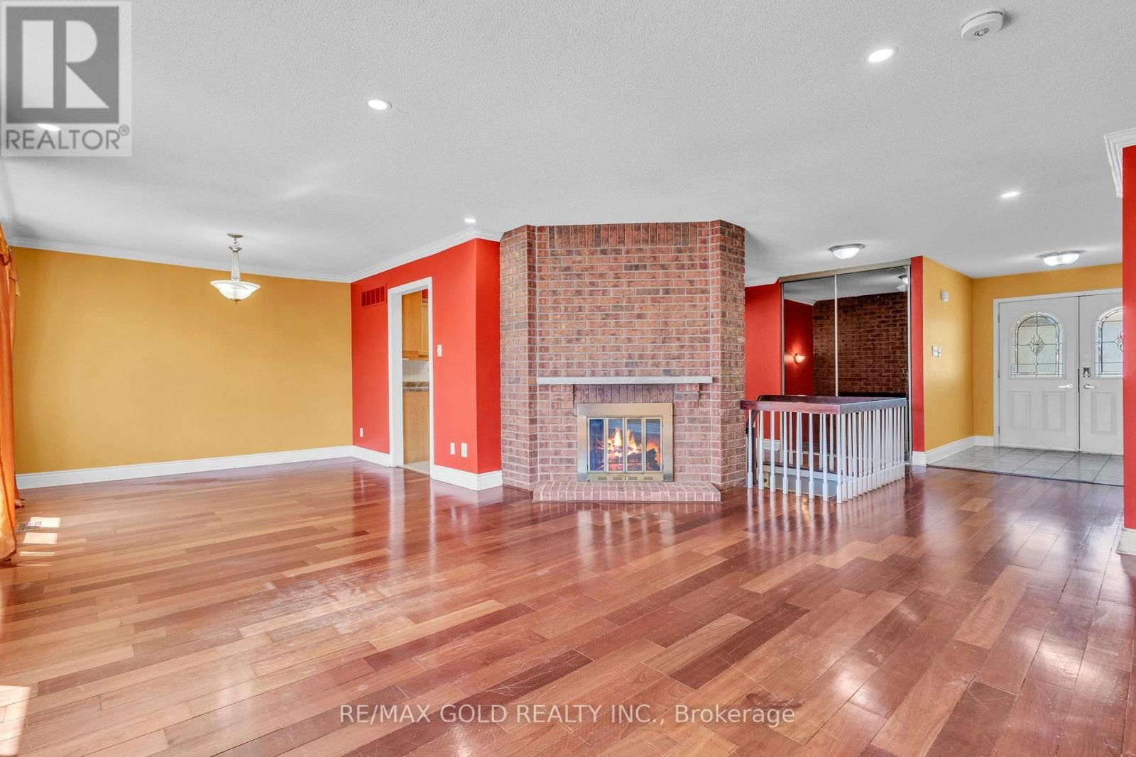 17 MANSION STREET Image 11