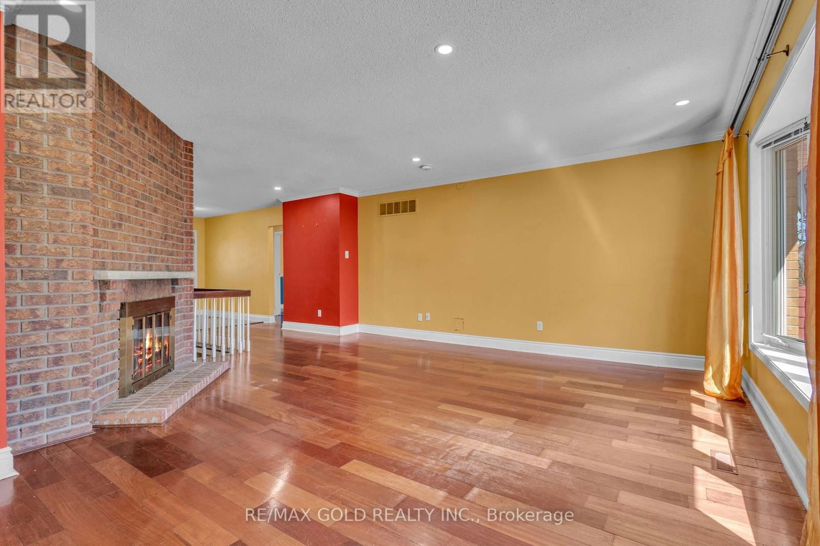 17 MANSION STREET Image 12