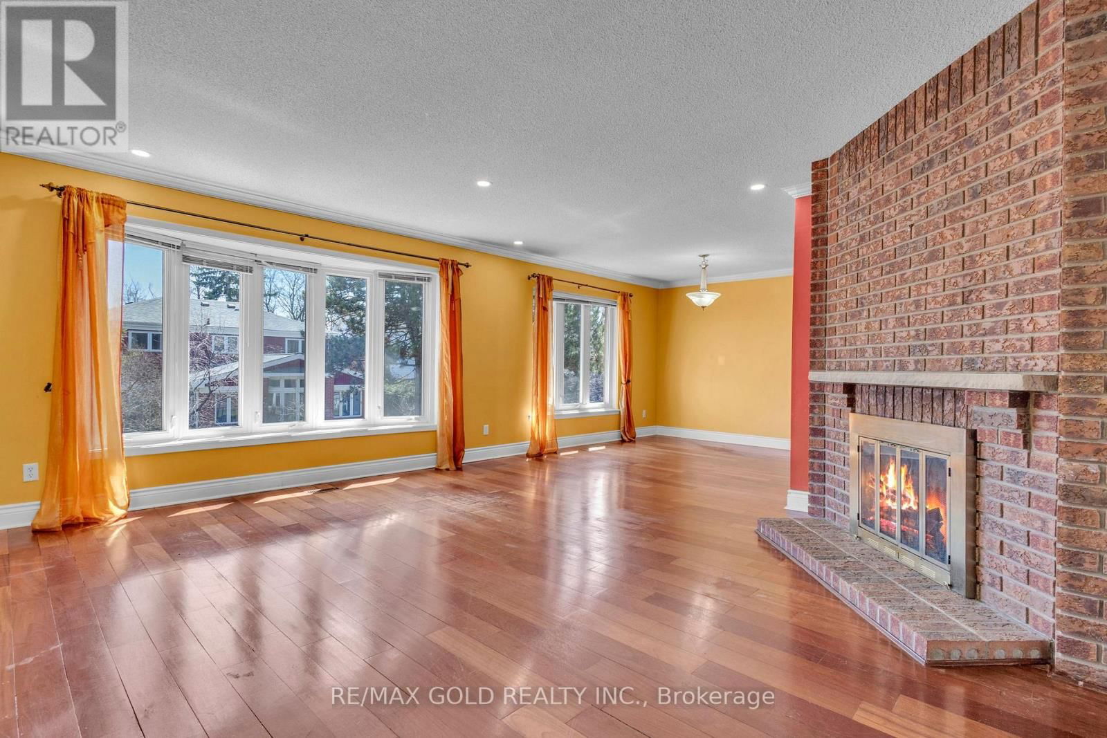 17 MANSION STREET Image 14