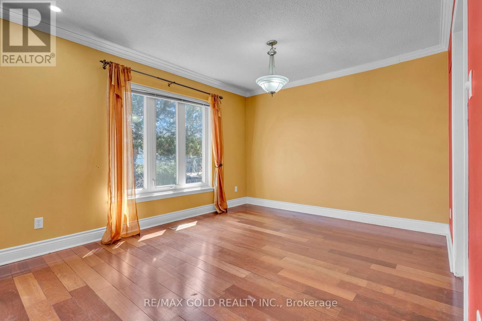 17 MANSION STREET Image 15
