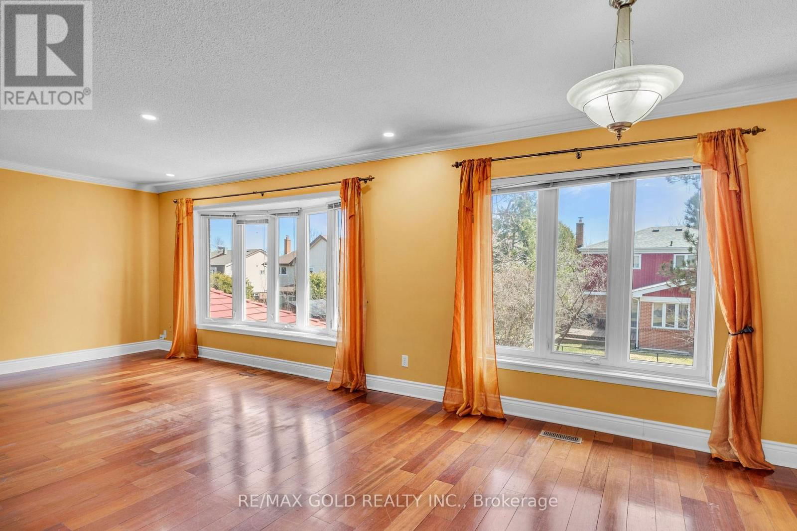 17 MANSION STREET Image 20