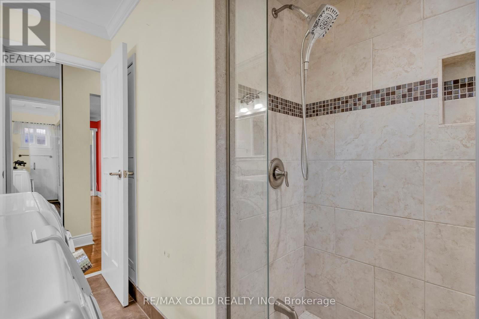 17 MANSION STREET Image 34