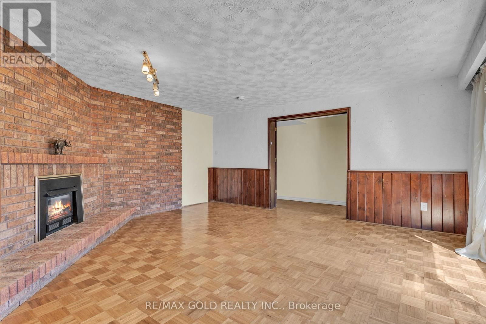 17 MANSION STREET Image 35