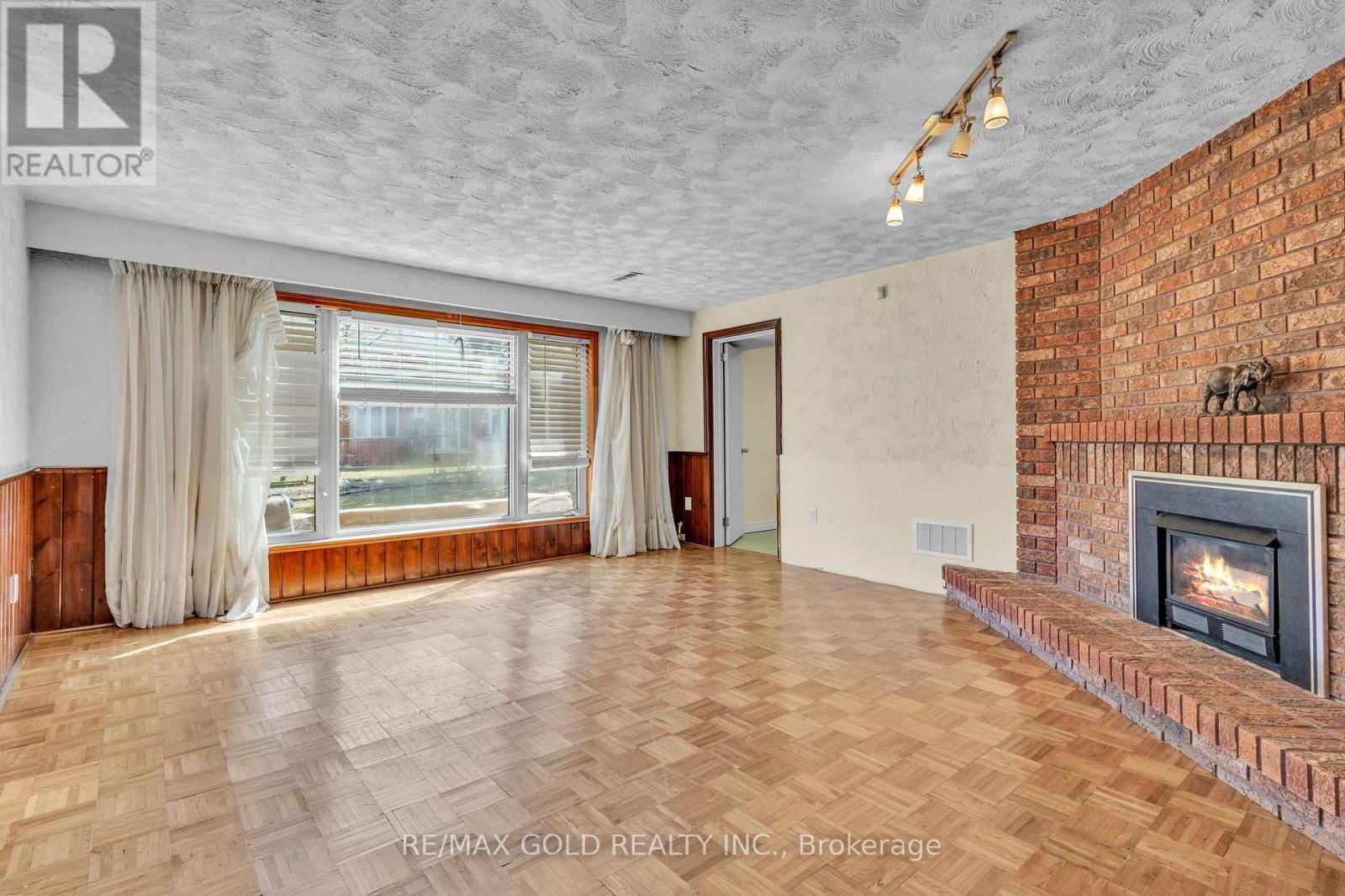 17 MANSION STREET Image 36