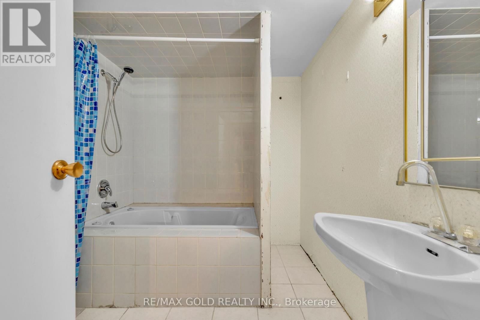 17 MANSION STREET Image 42