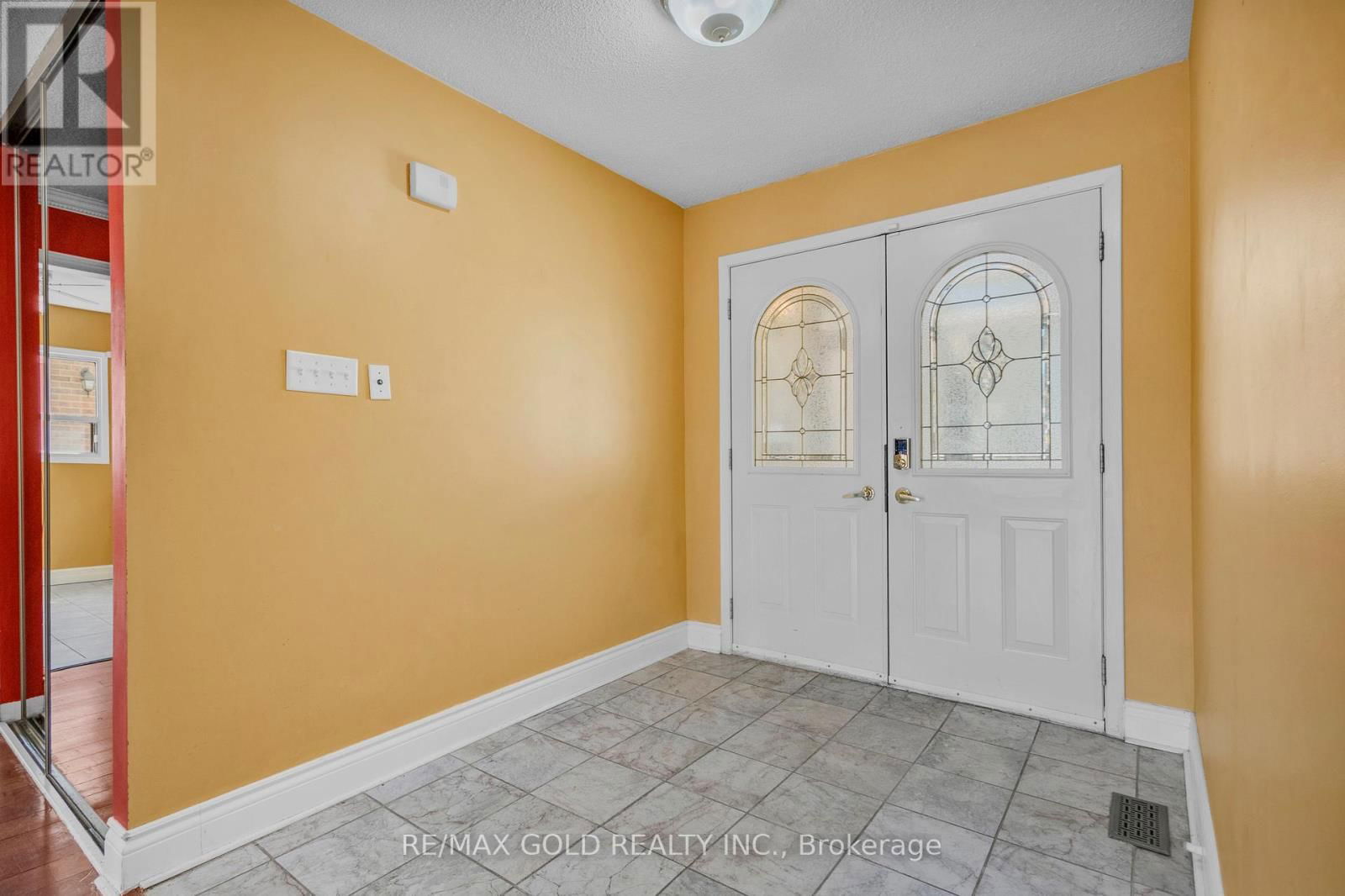 17 MANSION STREET Image 7