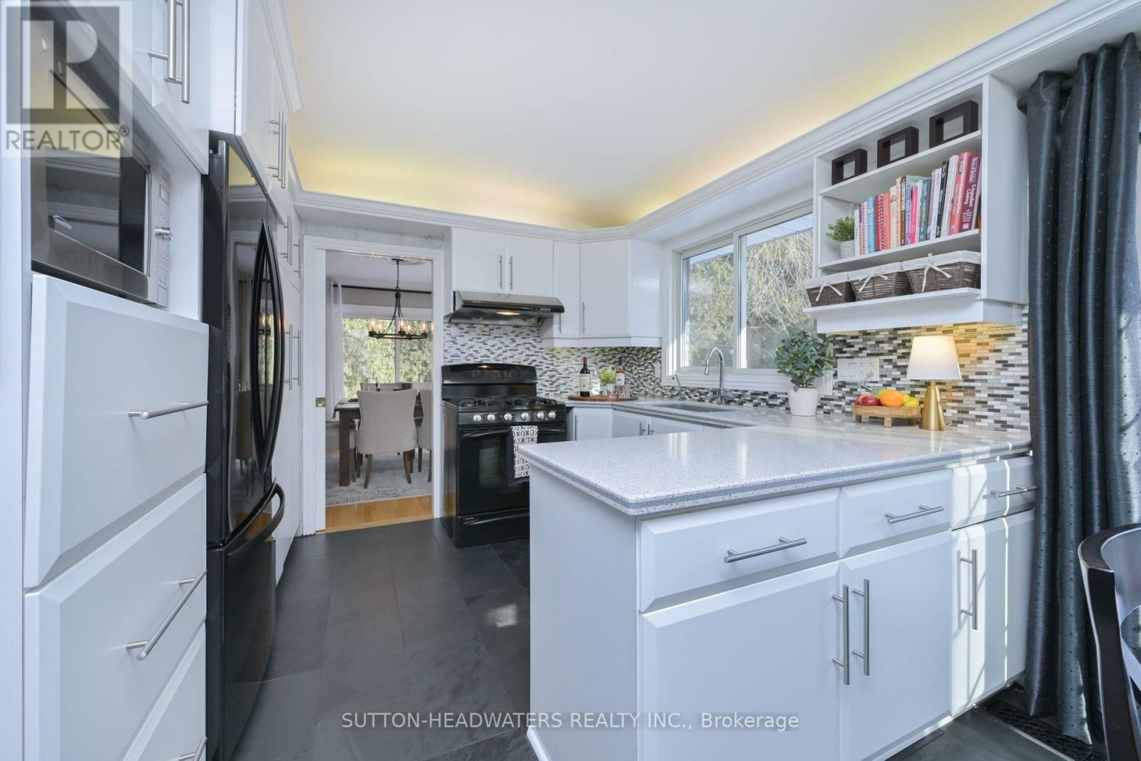 563 RIVER ROAD Image 10