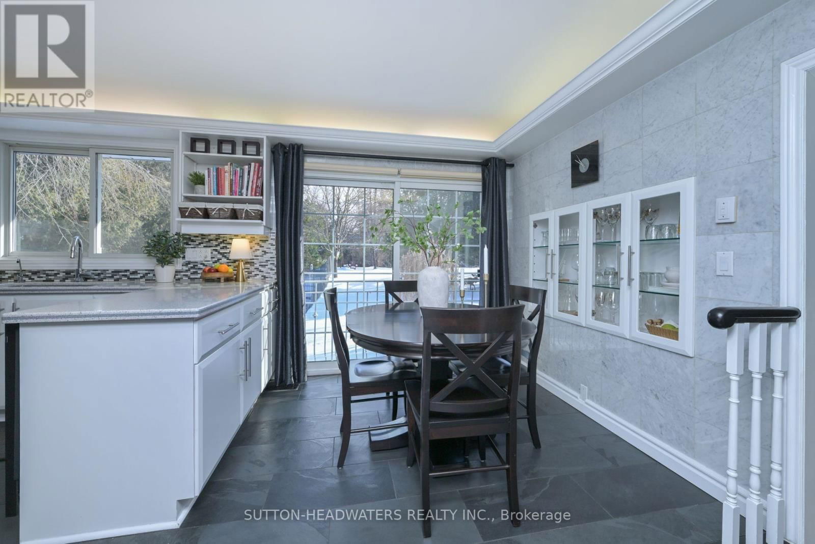 563 RIVER ROAD Image 11