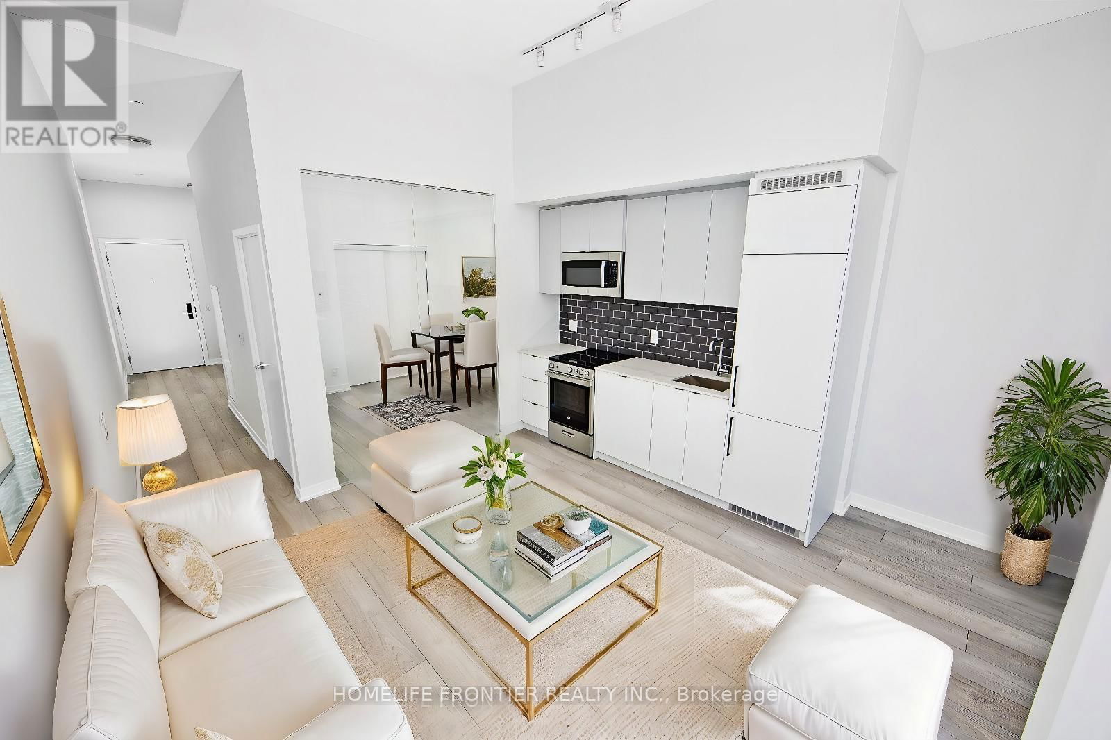 207 - 285 DUFFERIN STREET Image 2