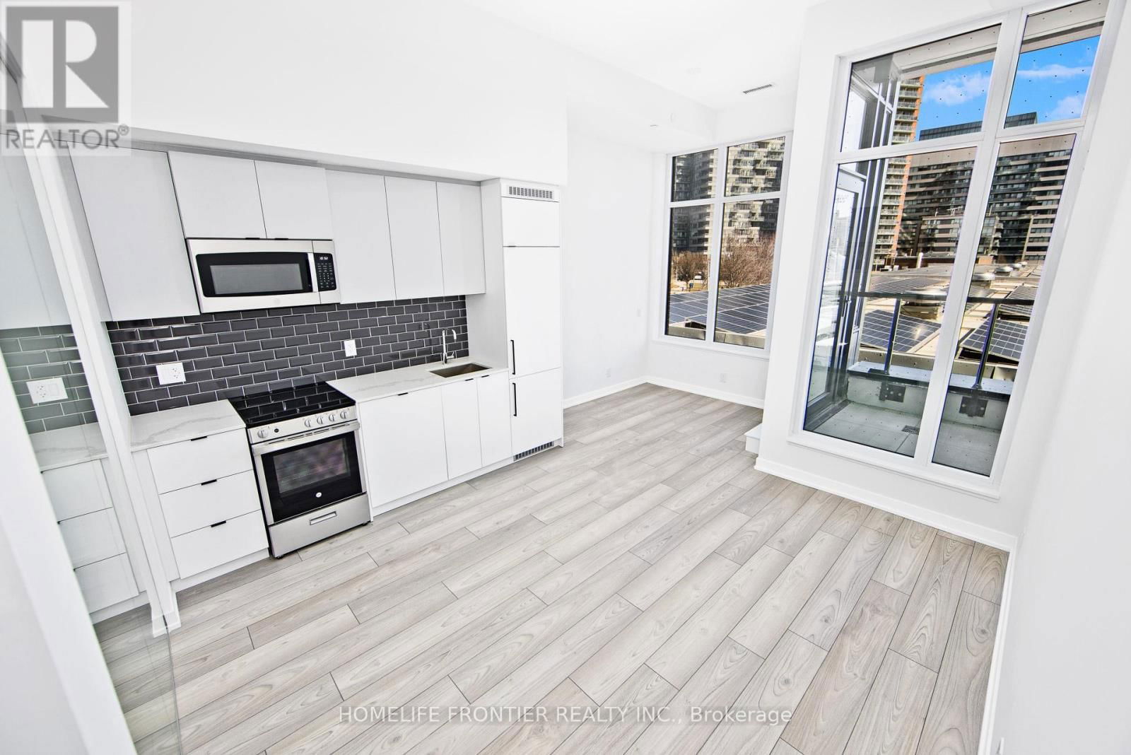 207 - 285 DUFFERIN STREET Image 3