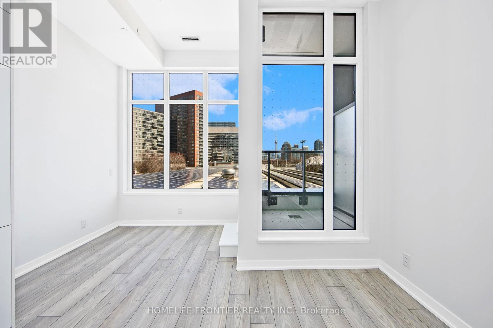 207 - 285 DUFFERIN STREET Image 4