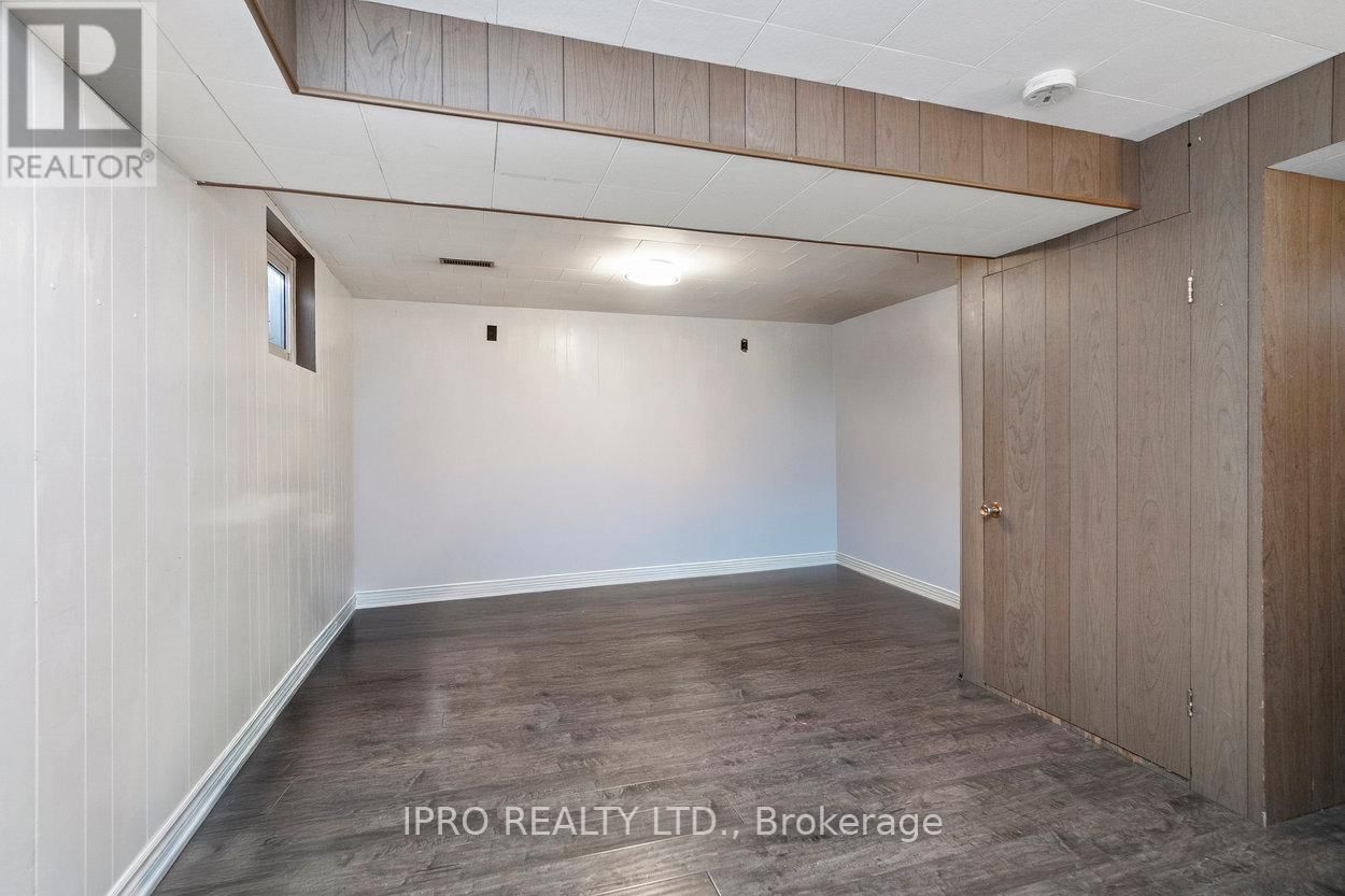 44 VILLAGE COURT Image 19