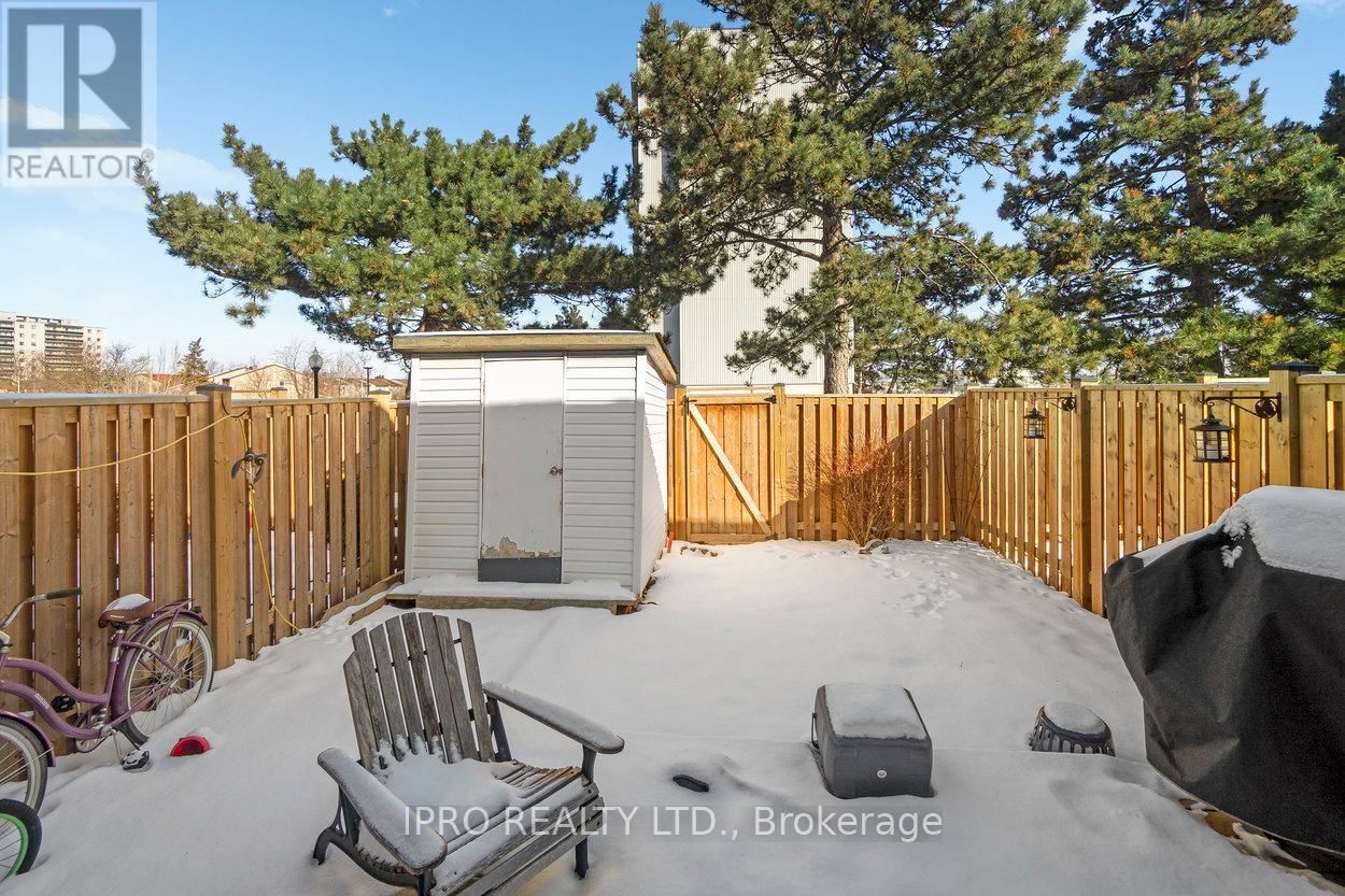 44 VILLAGE COURT Image 21