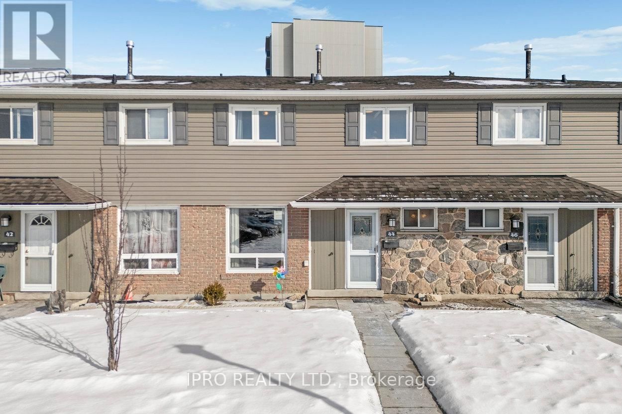 44 VILLAGE COURT Image 23